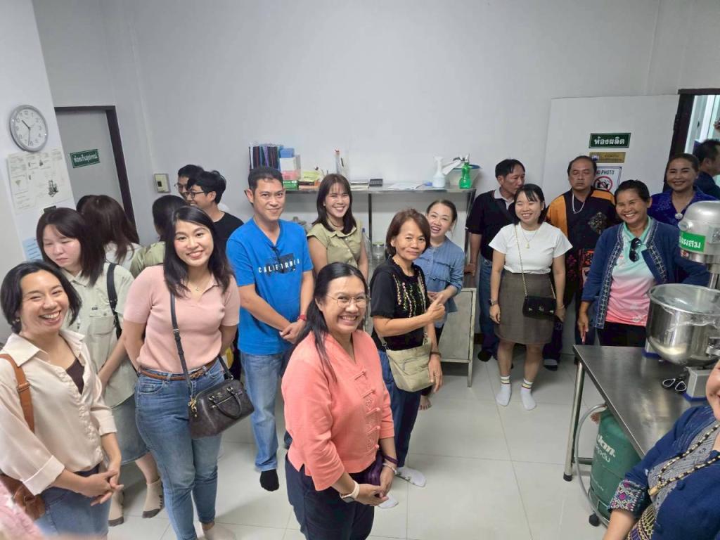 โครงการสัมมนาและศึกษาดูงาน เรื่อง การพัฒนาประสิทธิภาพบุคลากรสู่ความสำเร็จ ดีพร้อม 3 "เปลี่ยนคนขี้อาย เป็นนักพูดมืออาชีพ"