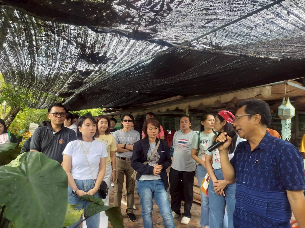 โครงการสัมมนาและศึกษาดูงาน เรื่อง การพัฒนาประสิทธิภาพบุคลากรสู่ความสำเร็จ ดีพร้อม 3 "เปลี่ยนคนขี้อาย เป็นนักพูดมืออาชีพ"