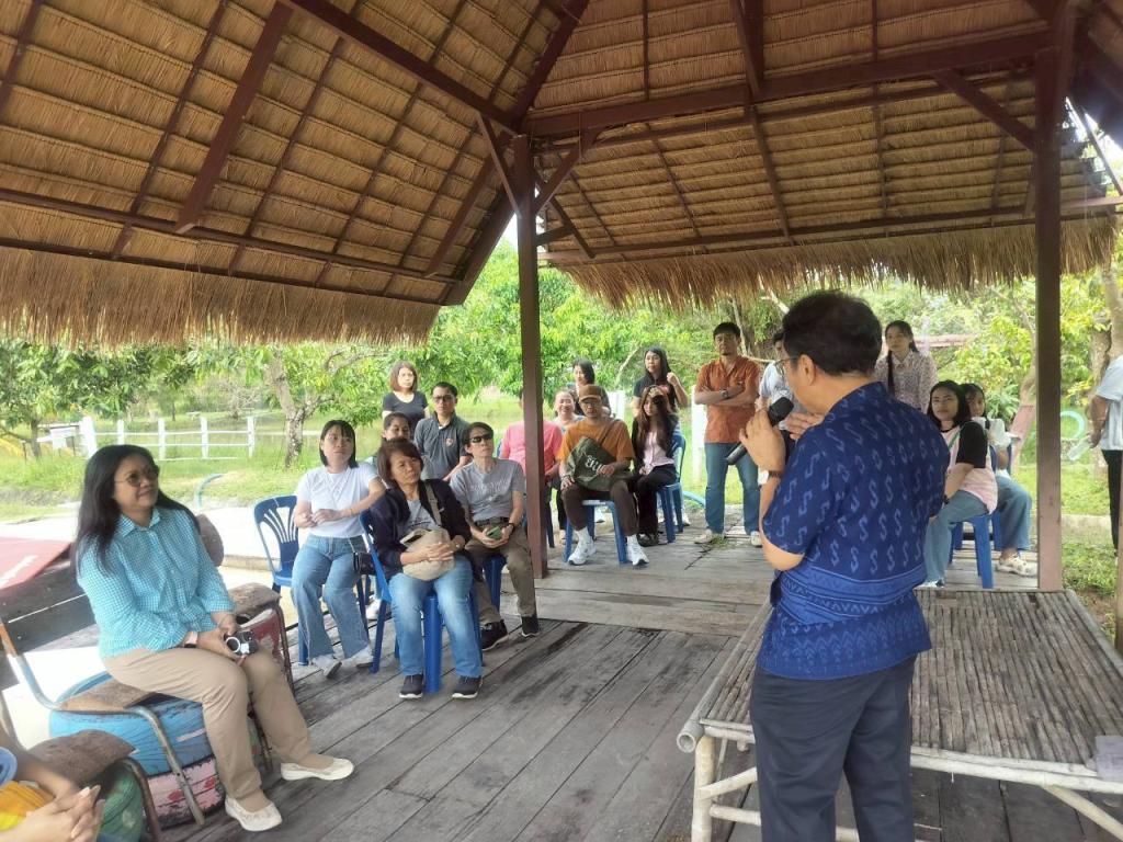 โครงการสัมมนาและศึกษาดูงาน เรื่อง การพัฒนาประสิทธิภาพบุคลากรสู่ความสำเร็จ ดีพร้อม 3 "เปลี่ยนคนขี้อาย เป็นนักพูดมืออาชีพ"
