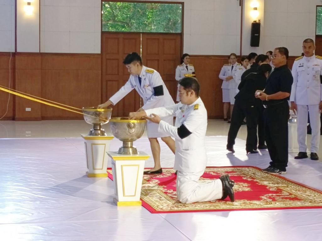 DIPROM CENTER 3 ร่วมพิธีถวายน้ำสรงพระบรมศพ เบื้องหน้าพระฉายาลักษณ์ สมเด็จพระนางเจ้าสิริกิติ์ พระบรมราชินีนาถ พระบรมราชชนนีพันปีหลวง และพิธีลงนามแสดงความไว้อาลัย