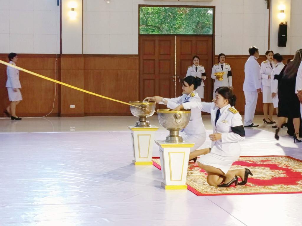 DIPROM CENTER 3 ร่วมพิธีถวายน้ำสรงพระบรมศพ เบื้องหน้าพระฉายาลักษณ์ สมเด็จพระนางเจ้าสิริกิติ์ พระบรมราชินีนาถ พระบรมราชชนนีพันปีหลวง และพิธีลงนามแสดงความไว้อาลัย