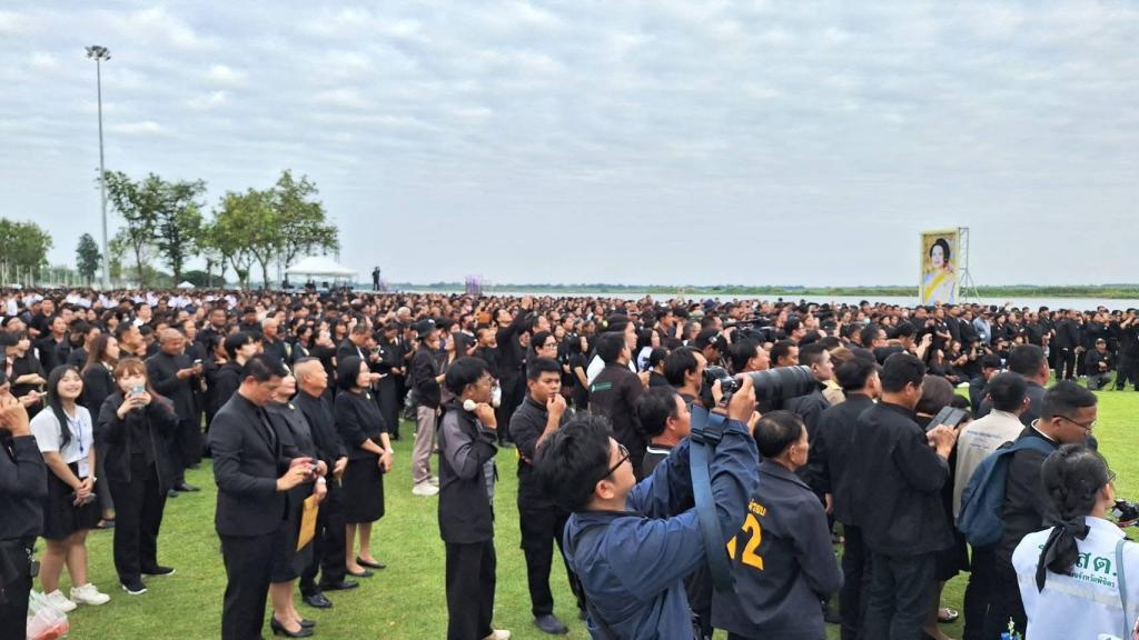 DIPROM 3  ร่วมกิจกรรมรวมพลังแห่งความภักดี เพื่อถวายเป็นพระราชกุศลแด่สมเด็จพระนางเจ้าสิริกิติ์ พระบรมราชินีนาถ พระบรมราชชนนีพันปีหลวง