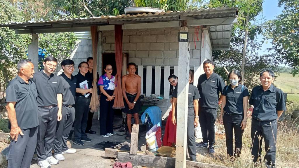 "พิจิตร พ้นจน"