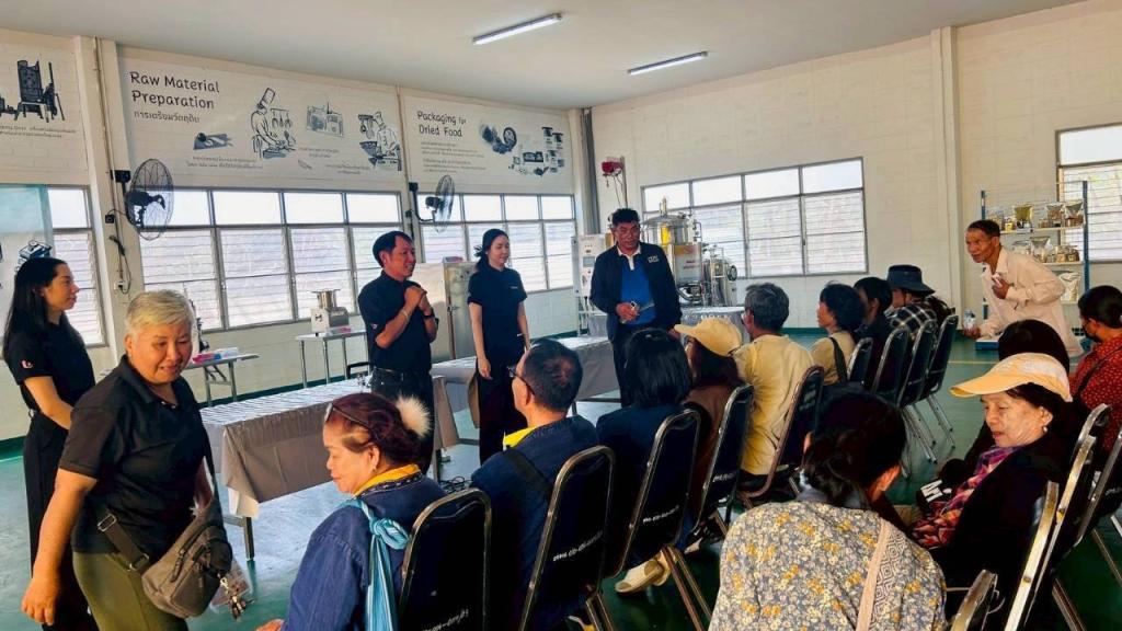 “DIPROM Center 3” เปิดบ้านดีพร้อม ต้อนรับคณะศึกษาดูงาน กลุ่มเกษตรแปลงใหญ่  จ.กำแพงเพชร เสริมสร้างความรู้การเพิ่มมูลสินค้าเกษตร “ทุเรียน-ลำไย” ภายใต้นโยบายดีพร้อมคอมมูนิตี้ (DIPROM Community)