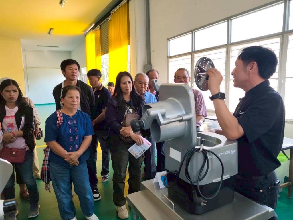 “DIPROM Center 3” เปิดบ้านดีพร้อม ต้อนรับคณะศึกษาดูงาน กลุ่มเกษตรแปลงใหญ่  จ.กำแพงเพชร เสริมสร้างความรู้การเพิ่มมูลสินค้าเกษตร “ทุเรียน-ลำไย” ภายใต้นโยบายดีพร้อมคอมมูนิตี้ (DIPROM Community)