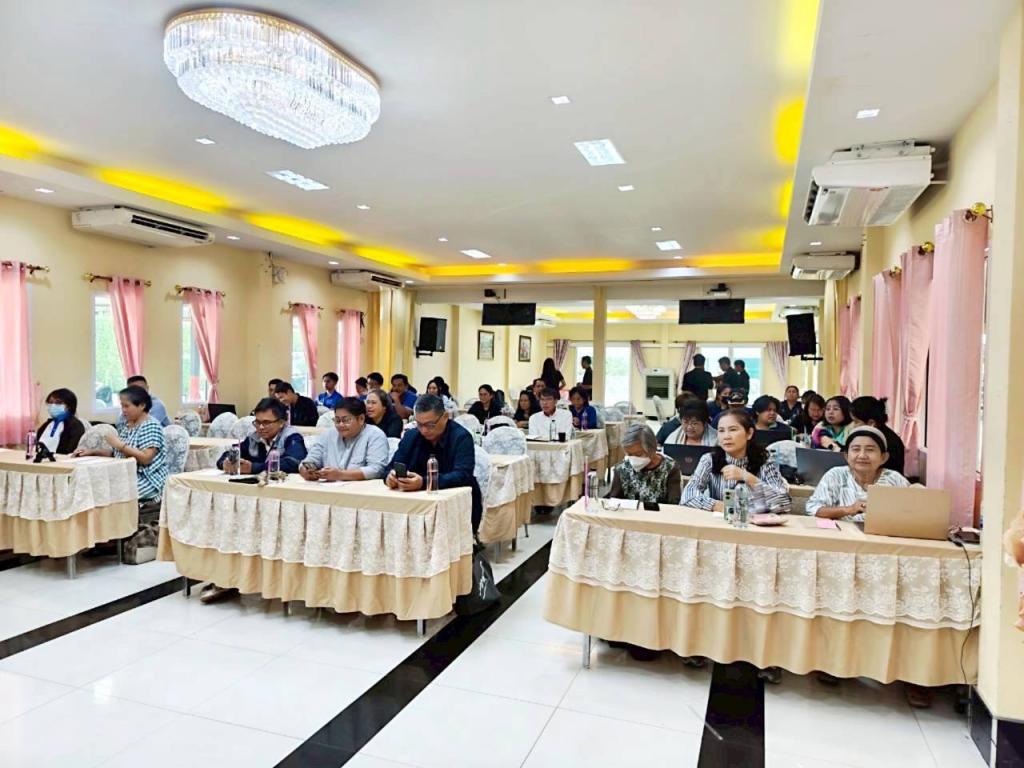 DIPROM Center 3 เดินหน้าขับเคลื่อนนโยบาย โมเดลเศรษฐกิจ BCG (Bio-Circular-Green Economy) เร่งพัฒนาผู้ประกอบการสู่เศรษฐกิจสีเขียว ด้วยความคิดสร้างสรรค์ (Creative Upcycle Design)