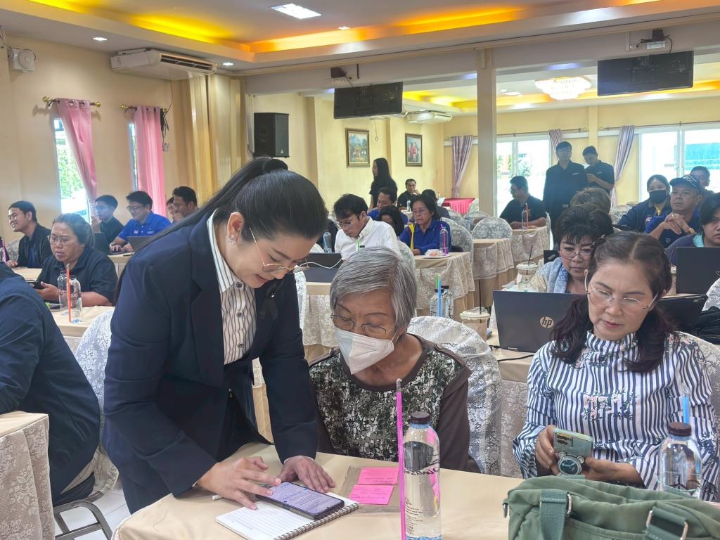 DIPROM Center 3 เดินหน้าขับเคลื่อนนโยบาย โมเดลเศรษฐกิจ BCG (Bio-Circular-Green Economy) เร่งพัฒนาผู้ประกอบการสู่เศรษฐกิจสีเขียว ด้วยความคิดสร้างสรรค์ (Creative Upcycle Design)