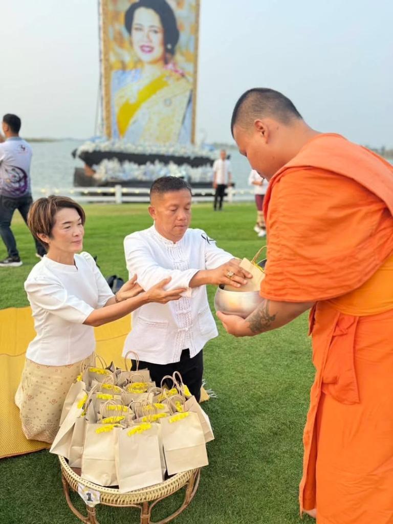 DIPROM CENTER 3 เข้าร่วมกิจกรรม “ปูเสื่อนั่งสาด ตักบาตรรับอรุณ เสริมบุญที่บึงสีไฟ” ประจำปี 2569