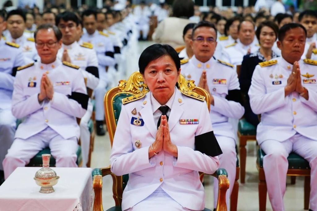 ร่วมงานรัฐพิธีเนื่องในวันที่ระลึกพระบาทสมเด็จพระพุทธยอดฟ้าจุฬาโลกมหาราช และวันมหาจักรีบรมราชวงศ์