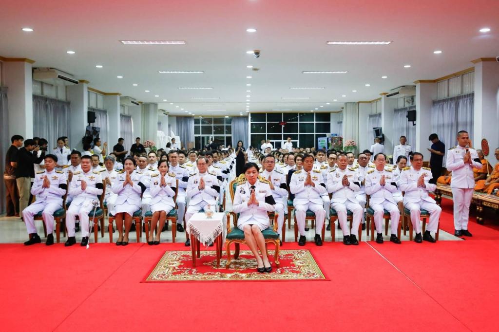 ร่วมงานรัฐพิธีเนื่องในวันที่ระลึกพระบาทสมเด็จพระพุทธยอดฟ้าจุฬาโลกมหาราช และวันมหาจักรีบรมราชวงศ์