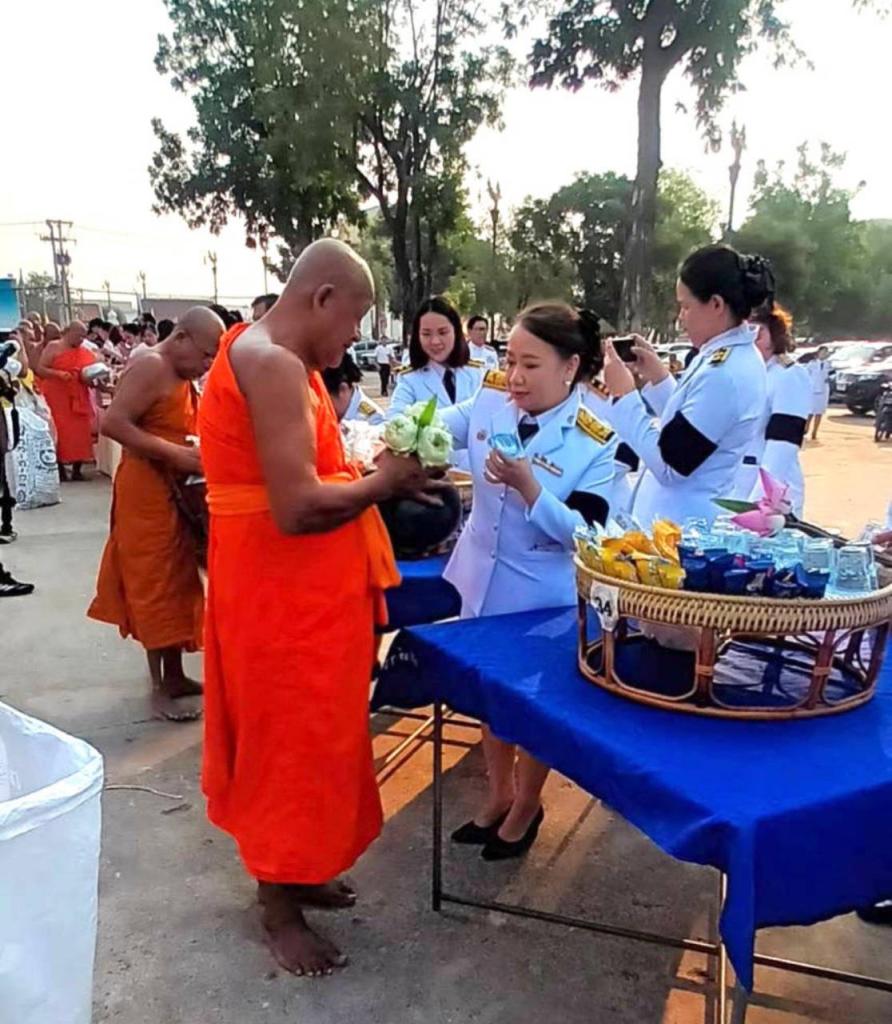 ร่วมงานรัฐพิธีเนื่องในวันที่ระลึกพระบาทสมเด็จพระพุทธยอดฟ้าจุฬาโลกมหาราช และวันมหาจักรีบรมราชวงศ์