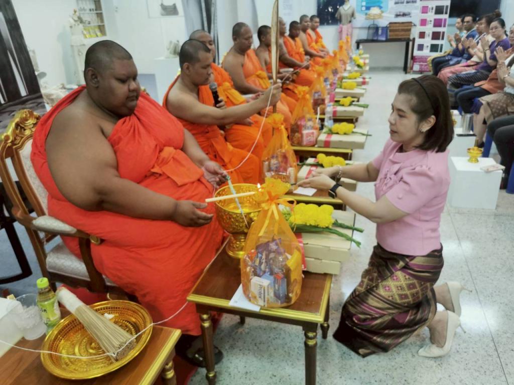 DIPROM CENTER 3 สืบสานประเพณีไทย พร้อมใจกันในวันสงกรานต์