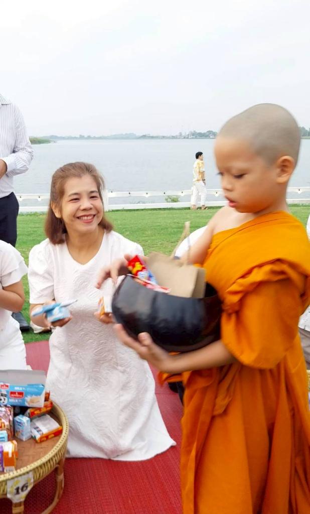 “ปูเสื่อ นั่งสาด ตักบาตรรับอรุณ เสริมบุญที่บึงสีไฟ” วันที่ 23 กุมภาพันธ์ 2569