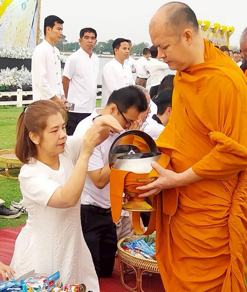 “ปูเสื่อ นั่งสาด ตักบาตรรับอรุณ เสริมบุญที่บึงสีไฟ” วันที่ 23 กุมภาพันธ์ 2569