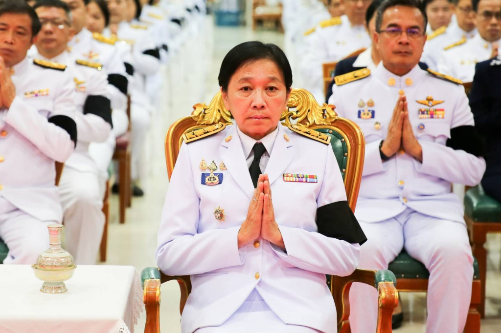 Diprom Center 3 เข้าร่วมพิธีเจริญพุทธมนต์ และทำบุญตักบาตร ถวายพระราชกุศล เนื่องในโอกาสพระราชพิธีมหามงคลเฉลิม พระชนมพรรษา 4 รอบ สมเด็จพระนางเจ้าฯ พระบรมราชินี 3 มิถุนายน 2569