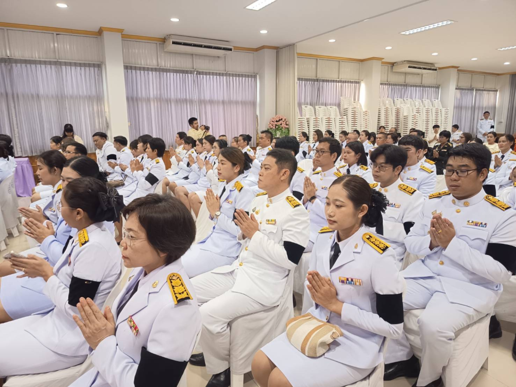 Diprom Center 3 เข้าร่วมพิธีเจริญพุทธมนต์ และทำบุญตักบาตร ถวายพระราชกุศล เนื่องในโอกาสพระราชพิธีมหามงคลเฉลิม พระชนมพรรษา 4 รอบ สมเด็จพระนางเจ้าฯ พระบรมราชินี 3 มิถุนายน 2569
