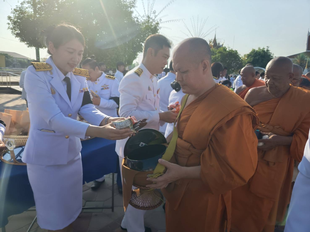 Diprom Center 3 เข้าร่วมพิธีเจริญพุทธมนต์ และทำบุญตักบาตร ถวายพระราชกุศล เนื่องในโอกาสพระราชพิธีมหามงคลเฉลิม พระชนมพรรษา 4 รอบ สมเด็จพระนางเจ้าฯ พระบรมราชินี 3 มิถุนายน 2569