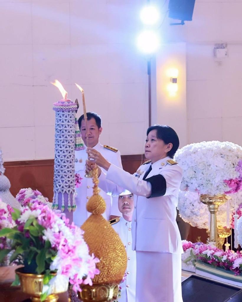 DIPROM CENTER 3 ร่วมพิธีถวายเครื่องราชสักการะ และจุดเทียนถวายพระพรชัยมงคล เนื่องในโอกาสพระราชพิธีมหามงคลเฉลิมพระชนมพรรษา 4 รอบ สมเด็จพระนางเจ้าฯ พระบรมราชินี 3 มิถุนายน 2569