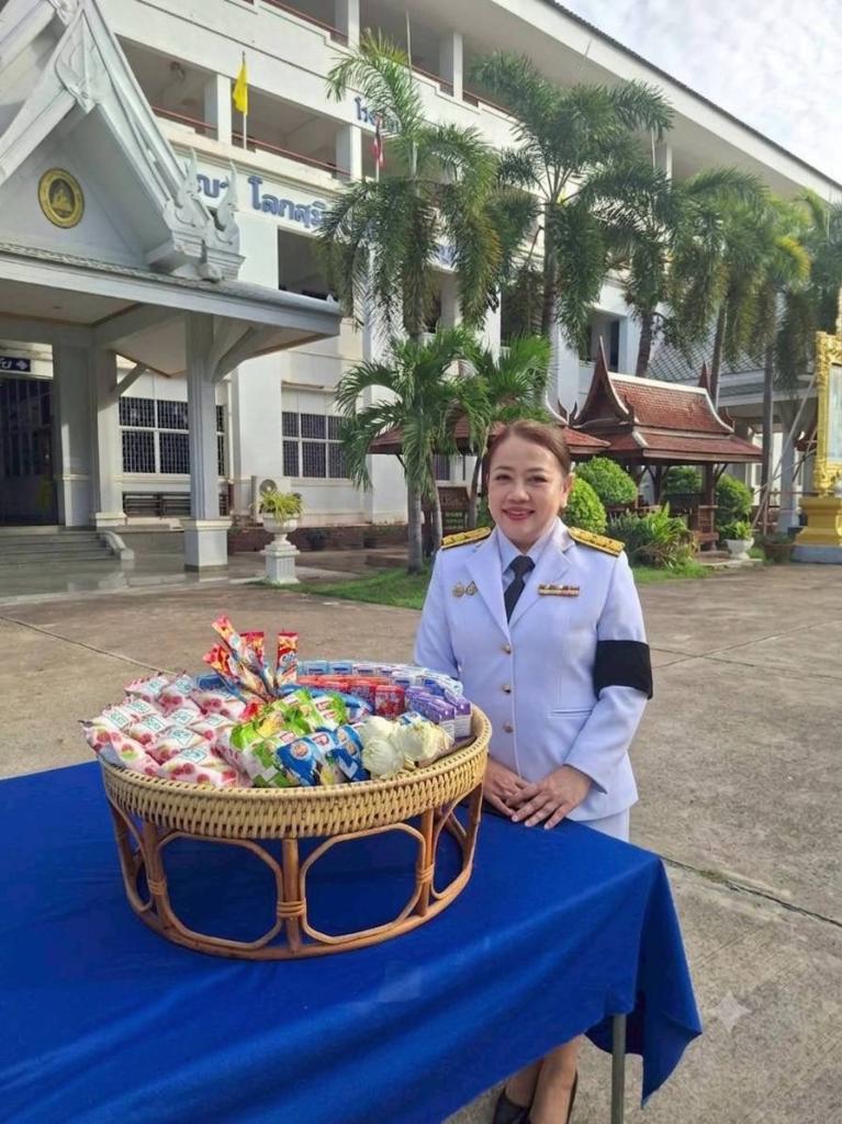 DIPROM CENTER 3 ร่วมพิธีเจริญพระพุทธมนต์และทำบุญตักบาตรถวายเป็นพระกุศล เนื่องในโอกาสฉลองพระชนมายุ 99 พรรษา สมเด็จพระอริยวงศาคตญาณ สมเด็จพระสังฆราช สกลมหาสังฆปริณายก .