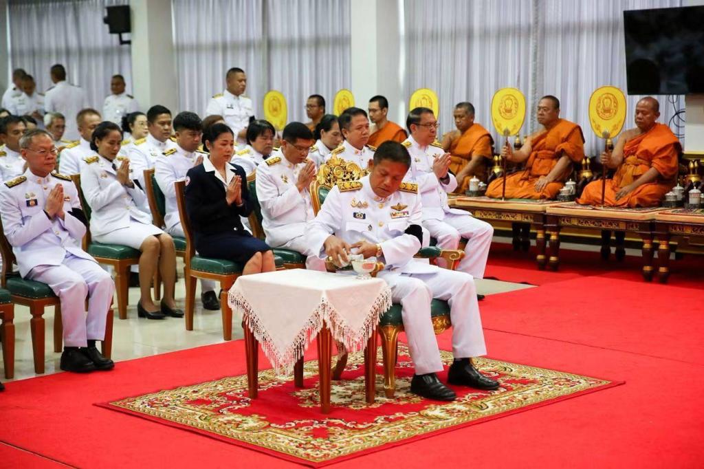 DIPROM CENTER 3 ร่วมพิธีเจริญพระพุทธมนต์และทำบุญตักบาตรถวายเป็นพระกุศล เนื่องในโอกาสฉลองพระชนมายุ 99 พรรษา สมเด็จพระอริยวงศาคตญาณ สมเด็จพระสังฆราช สกลมหาสังฆปริณายก .