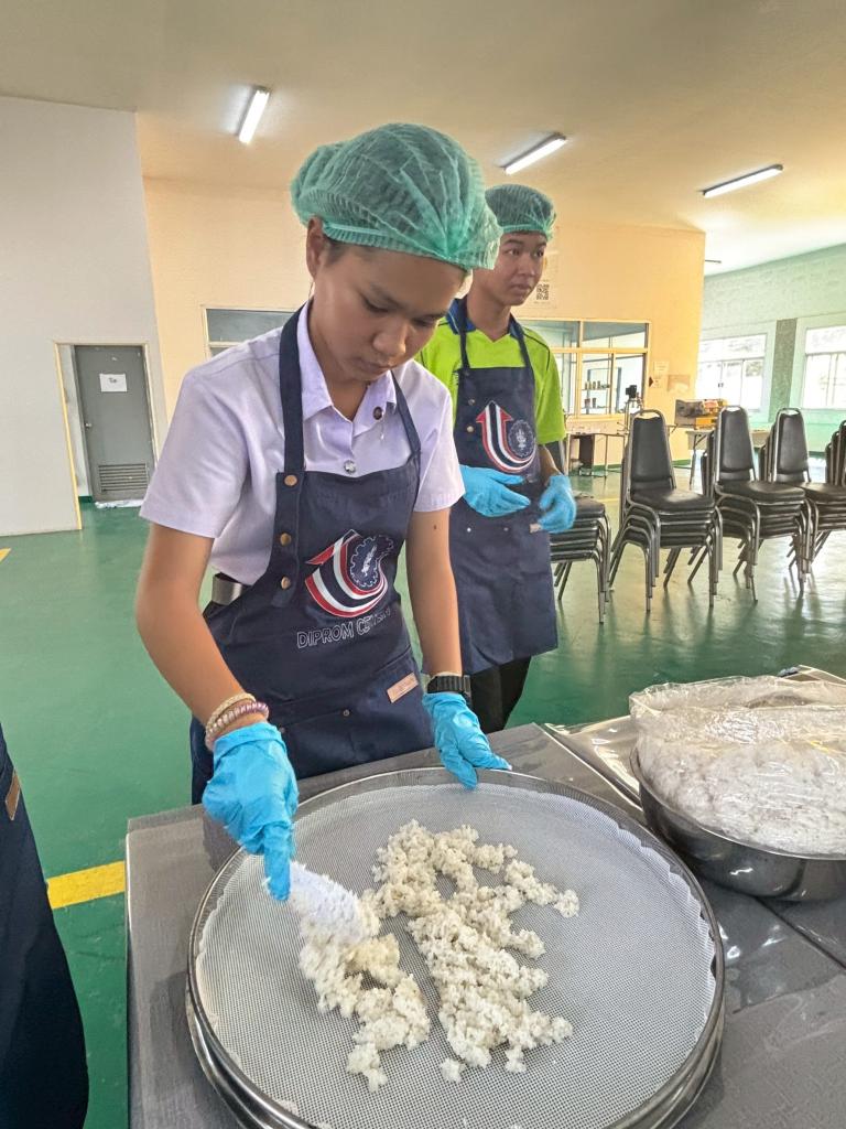 พลิกโฉม "เม็ดบัว" สู่โจ๊กกึ่งสำเร็จรูป DIPROM Center 3 หนุนศักยภาพอาชีวพิจิตร Up Skill การแปรรูปสินค้าเกษตรด้วยศูนย์ ITC