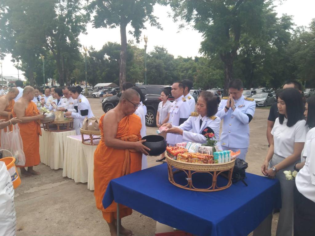 DIPROM CENTER 3 เข้าร่วมพิธีเจริญพระพุทธมนต์ พิธีถวายพระพรชัยมงคล และพิธีทำบุญตักบาตรถวายเป็นพระราชกุศล เนื่องในโอกาสวันคล้ายวันประสูติพระเจ้าวรวงศ์เธอพระองค์เจ้าโสมสวลี กรมหมื่นสุทธนารีนาถ