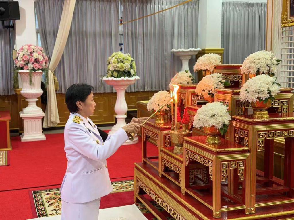 DIPROM CENTER ๓  เข้าร่วมพิธีสวดพระพุทธมนต์และทำบุญตักบาตร ถวายเป็นพระราชกุศลฯ