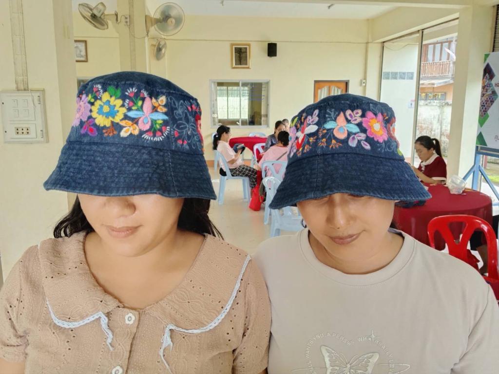 ดีพร้อม 3 เดินหน้าสร้างโอกาสให้คนพื้นที่สูงจังหวัดกำแพงเพชร “ลดรายจ่าย เพิ่มรายได้” เสริมทักษะแปรรูปเศษผ้า สร้างผลิตภัณฑ์ชุมชนเพิ่มมูลค่า