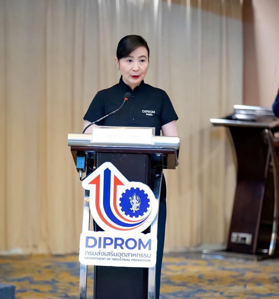 DIPROM CENTER 3 ร่วมส่งมอบความสำเร็จ “ดีพร้อม คพอ. ภาคเหนือ” ปิดหลักสูตร 3 รุ่น เสริมความเข้มแข็งเครือข่ายผู้ประกอบการอย่างยั่งยืน
