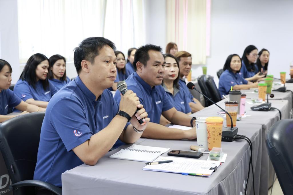 “รองอธิบดีพลาวุธ” ลงพื้นที่ตรวจเยี่ยม DC3 มอบนโยบายขับเคลื่อนงานเชิงพื้นที่ ปลุกพลังใจบุคลากรดีพร้อม พร้อมทำงานเชิงรุก สร้าง Brand Identity -พัฒนาความรู้–เชี่ยวชาญงาน–ตอบโจทย์ ผปก. ให้เป็นที่ประจักษ์