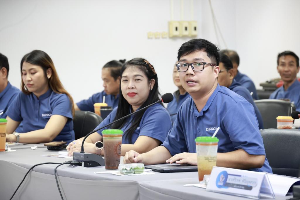 “รองอธิบดีพลาวุธ” ลงพื้นที่ตรวจเยี่ยม DC3 มอบนโยบายขับเคลื่อนงานเชิงพื้นที่ ปลุกพลังใจบุคลากรดีพร้อม พร้อมทำงานเชิงรุก สร้าง Brand Identity -พัฒนาความรู้–เชี่ยวชาญงาน–ตอบโจทย์ ผปก. ให้เป็นที่ประจักษ์